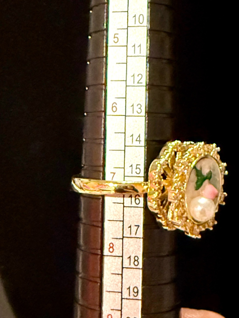Gold Floral Cameo Ring with Pearl Accent With A Spinner 💗